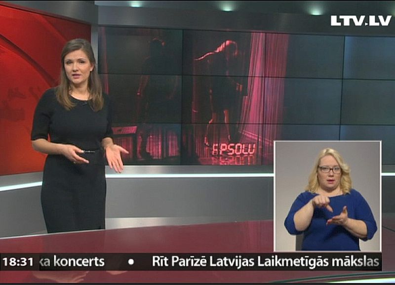 LTV1 “Kultūras ziņu” gandrīz stundas ceturksnī katru dienu tiek iekļautas četras vai piecas ziņas, kas aptver dažādas mākslas jomas. Attēlā: raidījuma vadītāja Eva Johansone.