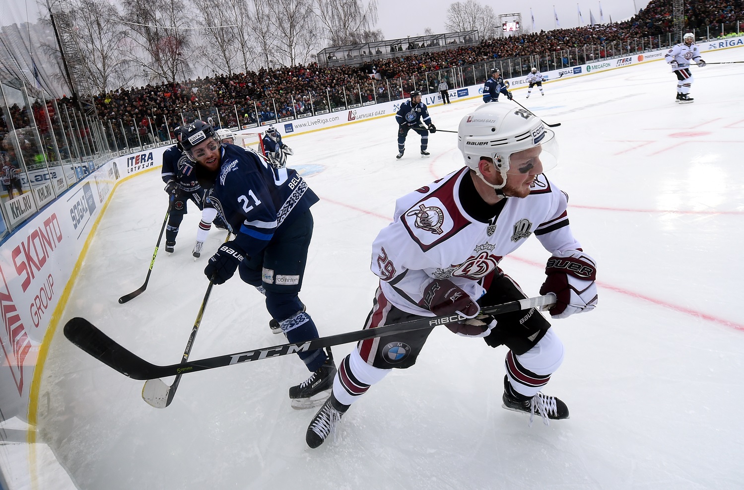 Kontinentālās hokeja līgas spēle ”Winter ice break” starp hokeja klubiem Rīgas ”Dinamo” un Minskas ”Dinamo”.