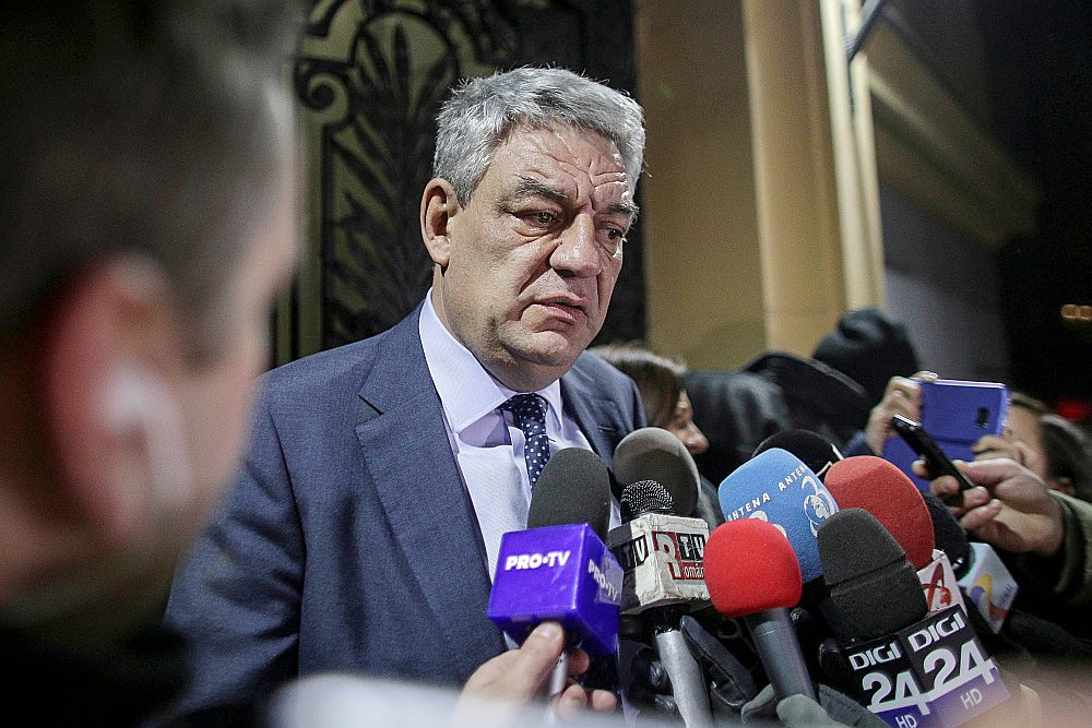 Rumānijas premjerministrs Mihajs Tudose, paziņojot par savu atkāpšanos pēc partijas vadības spiediena, teica, ka uzņemas atbildību par padarīto un nenožēlo neko savā darbībā premjera amatā.