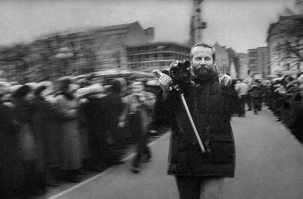 Kadrs no filmas “Vēsture aiz kadra. Kino”.