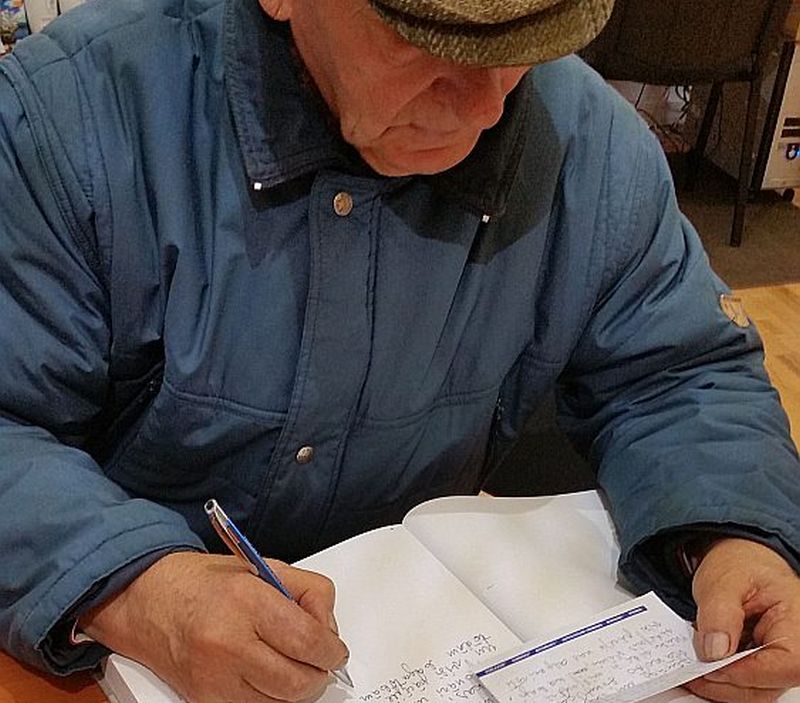 Savu vēlējumu Latvijai Tautas saimes grāmatā raksta Gunārs Ozols no Mērsraga novada.