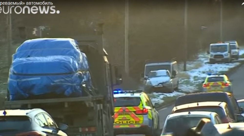 Anglijā piesardzīgi transportē saindētās Jūlijas Skripaļas auto, 20.03.2018.