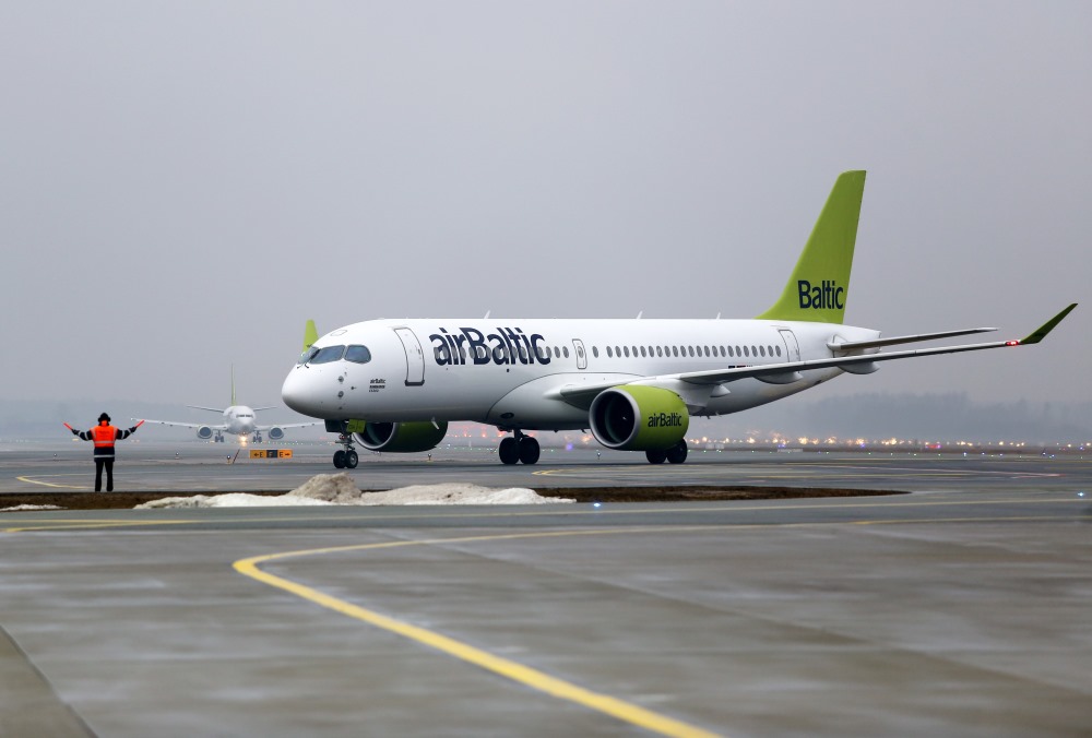 “airBaltic”.
