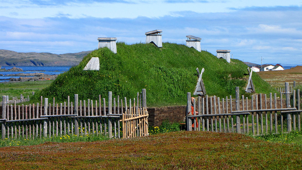 Vikingu guļbaļķu nama rekonstrukcija L’Anse aux Meadows.