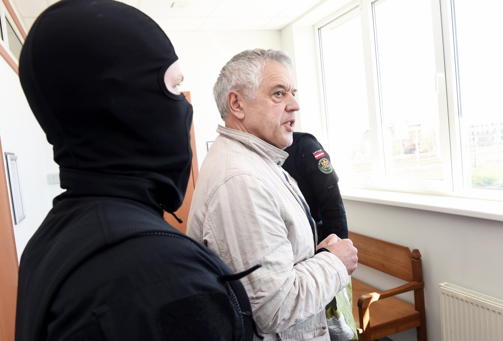 Drošības policija aizturēja Aleksandru Gapoņenko, šodien Rīgas Centrālcietumā viņš pieteicis badastreiku – dzer tikai ūdeni. Foto – 21.04.2018.