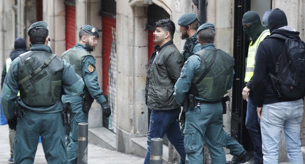 Policija aiztur cilvēku kontrabandistu Bilbao, Spānijā, 19.03.2018.