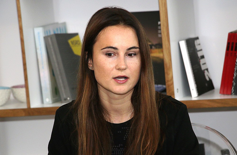 Agnija Mirgorodska uzsvērusi, ka Rīgas biennālē “spekulatīvas mākslas nebūs”.