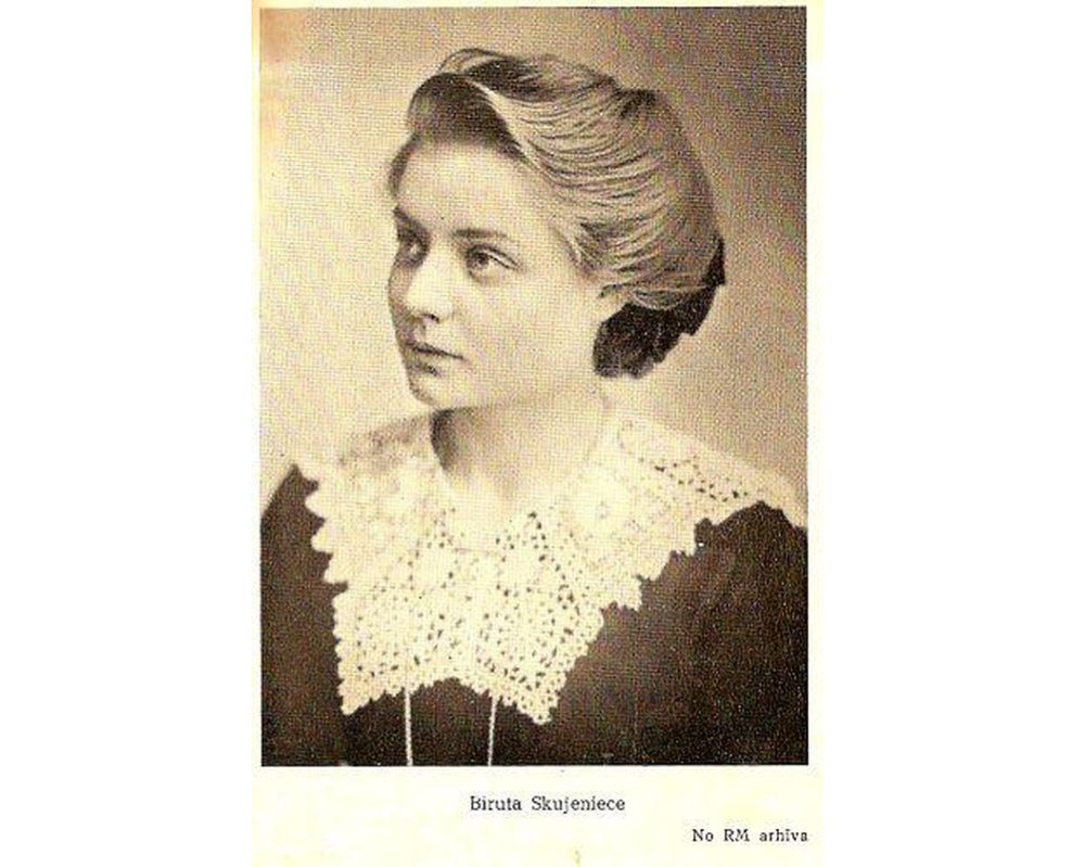 Biruta Skujeniece