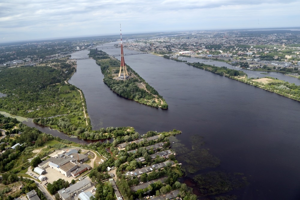 Zaķusala un TV tornis Rīgā.