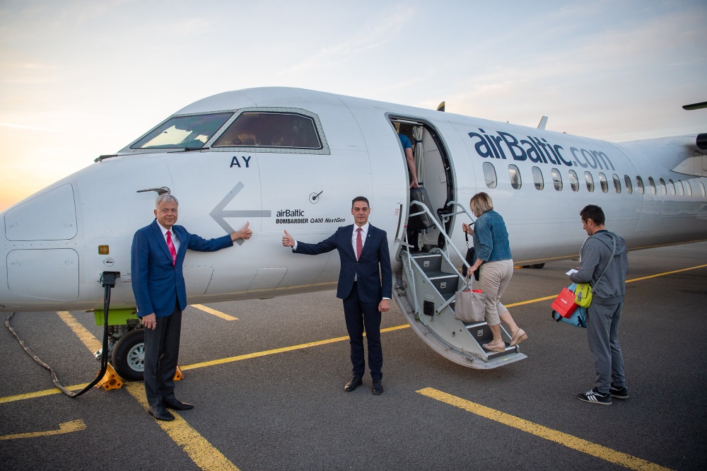 Liepājas lidostā atzīmē 1 gadu kopš regulāru avioreisu nodrošināšanas maršrutā Liepāja – Rīga, 17.05.2018.