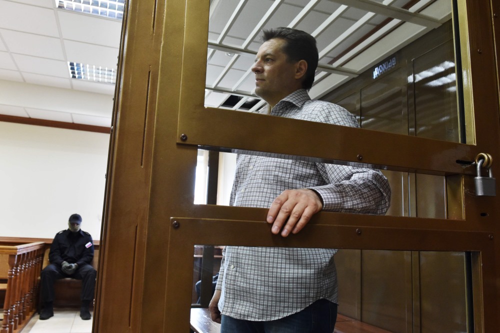 Kievijā notiesā Ukrainas žurnālistu Romanu Suščenko uz 12 gadiem cietumā, apsūdzēja par spiegošanu, 04.06.2018.