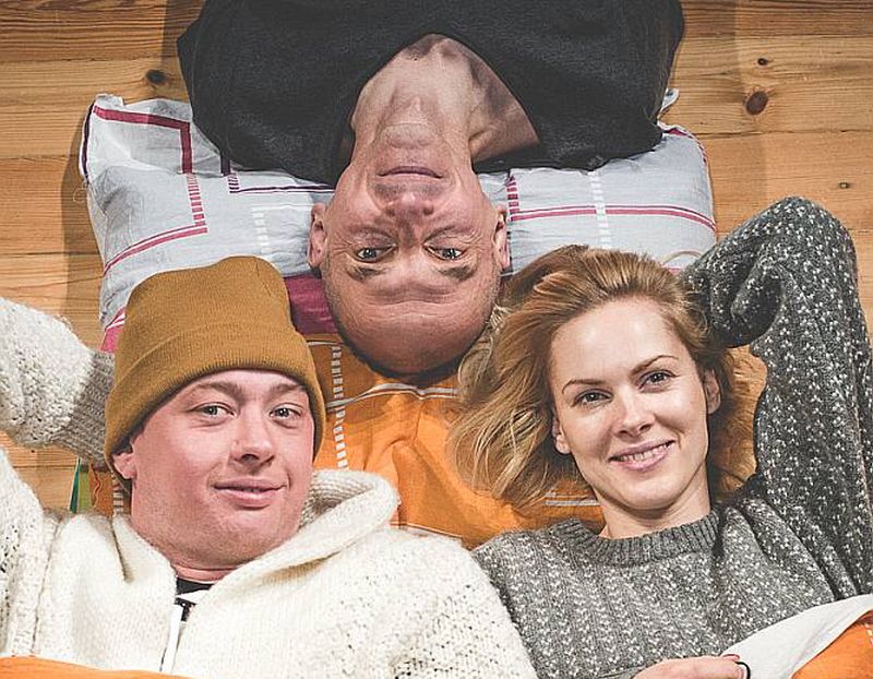 Skats no režisora Klāva Knuta Sukura uzveduma “Icikēriks” (“Teātris TT”).
