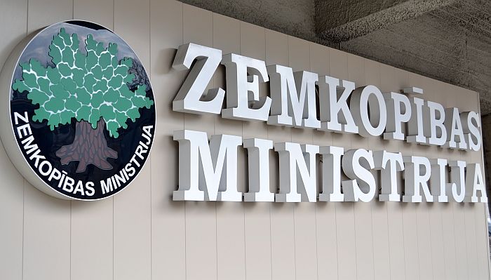 Zemkopības ministrijas uzraksts.