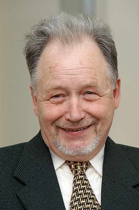 LA sāk publicēt Vaira Ozola grotesku “Dīvainais mantojums” | LA.LV