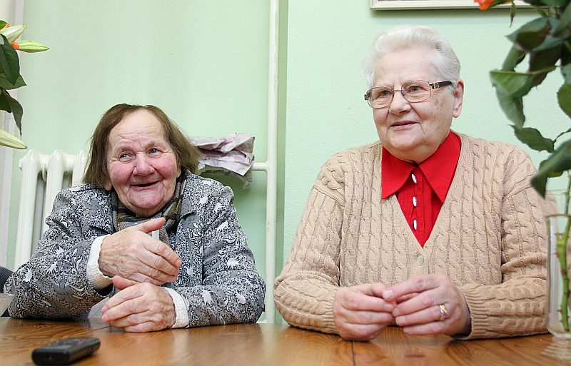“Man dzimšanas diena bija vakar, viņai – šodien. Nolēmām svinēt to abas kopā,” stāsta Anna Garance (no kreisās), un viņai piekrīt Anna Ozola.