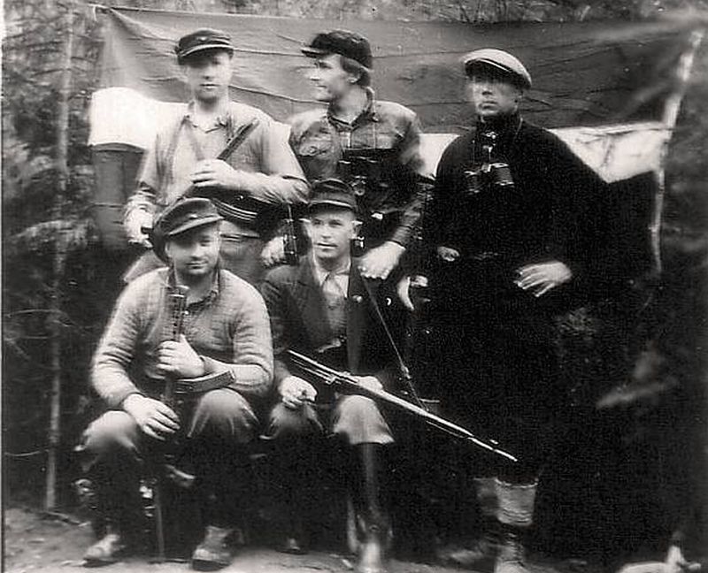 LNPA Centrālvidzemes apgabala partizāni. 1950. g. pavasaris. (SAB Totalitārisma seku dokumentēšanas centrs)