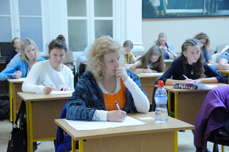 Pasaules diktāts latviešu valodā