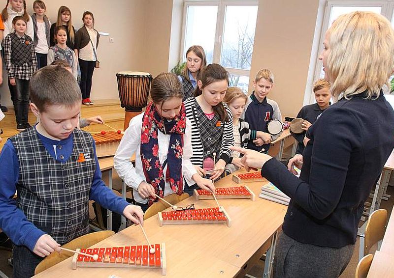 Ar prasmēm vairs nepietiks – paziņojusi Izglītības un zinātnes ministrija. Nu skolēniem jāapgūst kompetences.