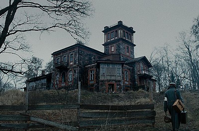Jau 21. janvārī pirmizrādi piedzīvos Dāvja Sīmaņa vēsturiskā spēlfilma “Pelnu sanatorija”.