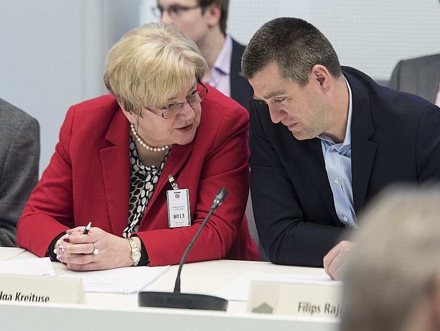 Politologi Ilga Kreituse, Filips Rajevskis: ko eksperti nospriež, tas nolēmumos neatbalsojas.