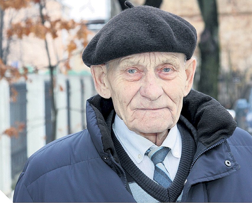 Bioloģijas zinātņu doktors Arvīds Priedītis LVMI “Silava” strādā kopš 1968. gada. Par mūža ieguldījumu Latvijas meža zinātnē un ar to saistīto nozaru attīstībā viņš apbalvots ar Atzinības krustu.