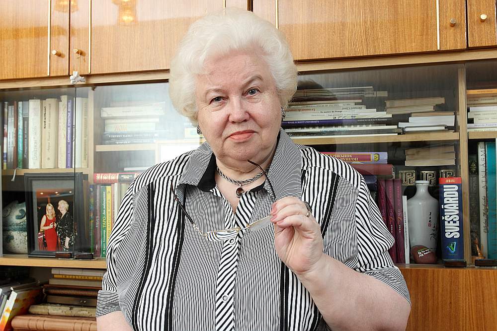 Monika Zīle