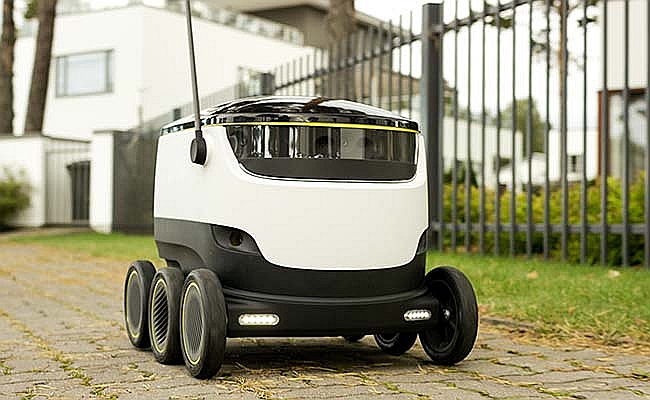 Igaunijā somas un sīkpakas piegādās roboti-pašgājēji.