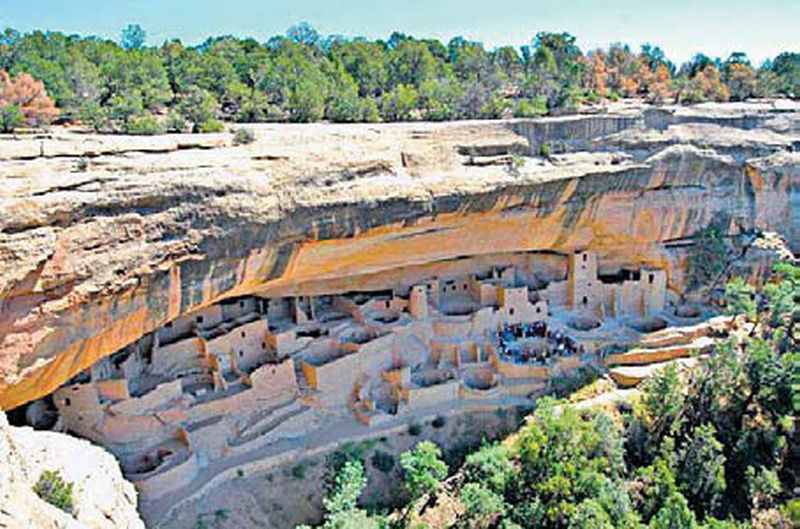 Klinšu pils Mesa Verde Nacionālajā parkā Kolorado štatā, ASV.