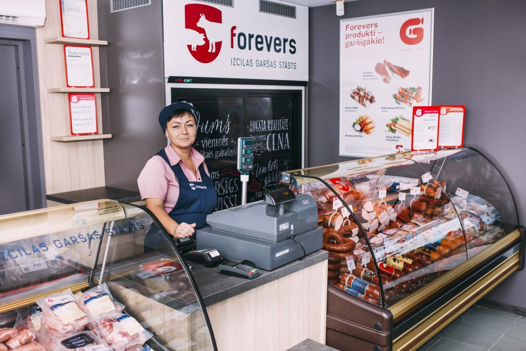 “Forevers” veikalā Dzelzavas ielā, Rīgā.
