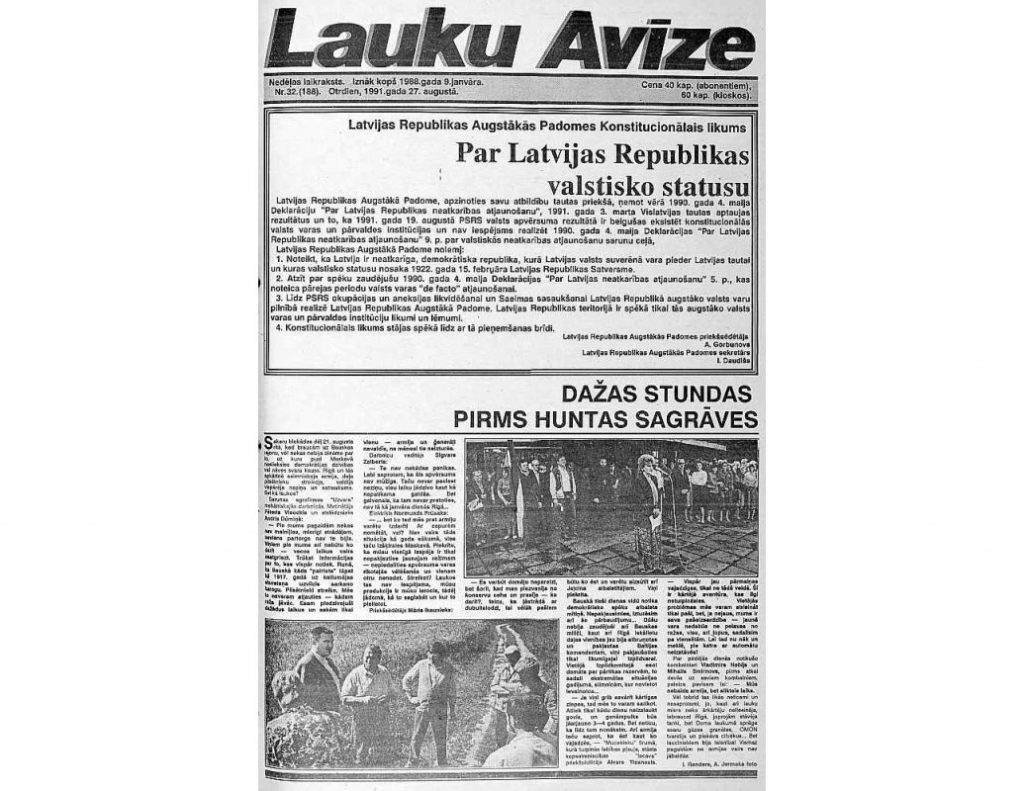 1991. gada augustā “Lauku Avīzē” tika publicēts konstitucionālā likuma teksts un LR Satversme, kas ar šo likumu tika atjaunota spēkā.