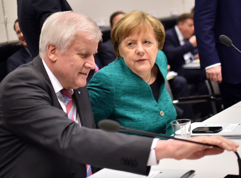 Horsts Zēhofers un Angela Merkele