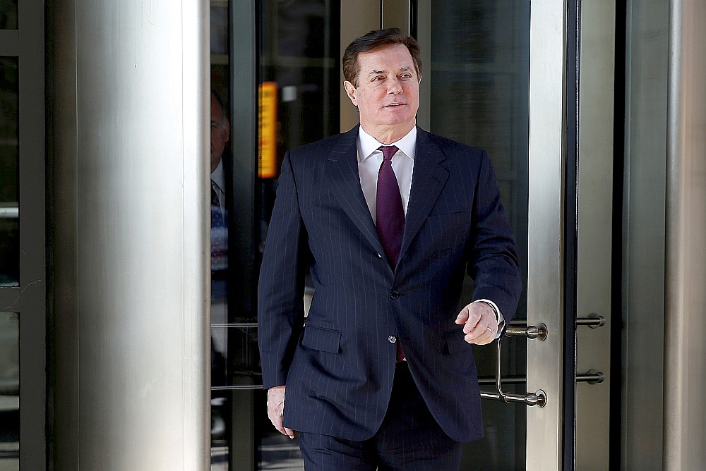 Pols Manaforts apsūdzēts vairāk nekā 30 miljonu dolāru ienākumu atmazgāšanā.
