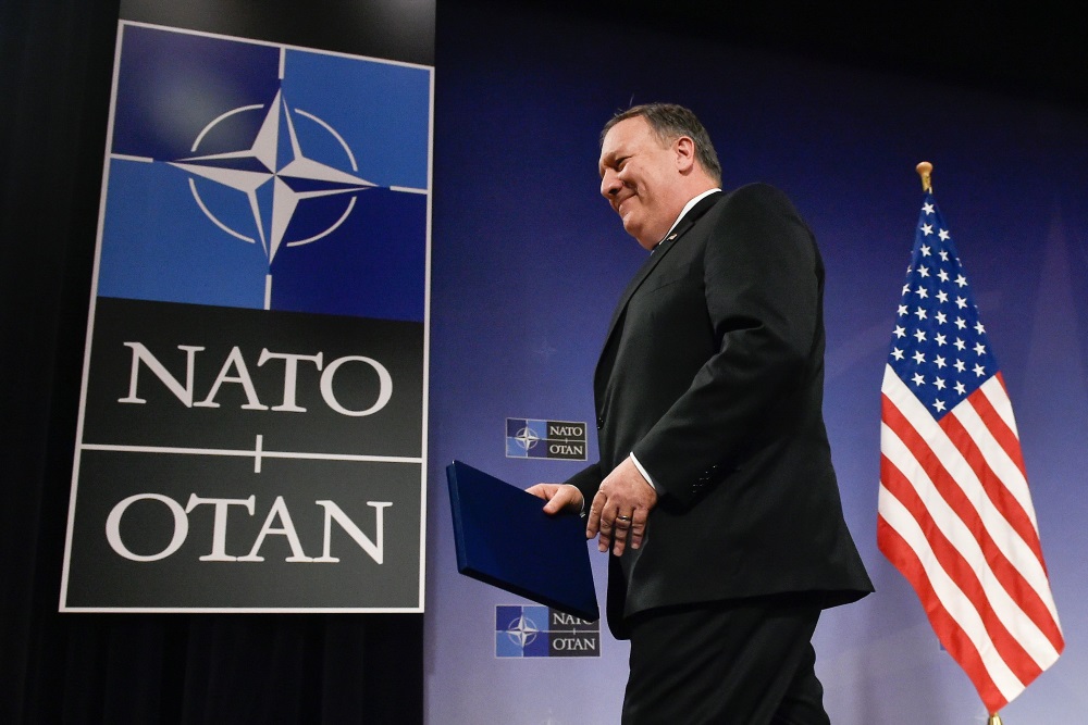 ASV jaunais valsts sekretārs Maiks Pompeo sanāksmē Briselē, 27.04.2018.