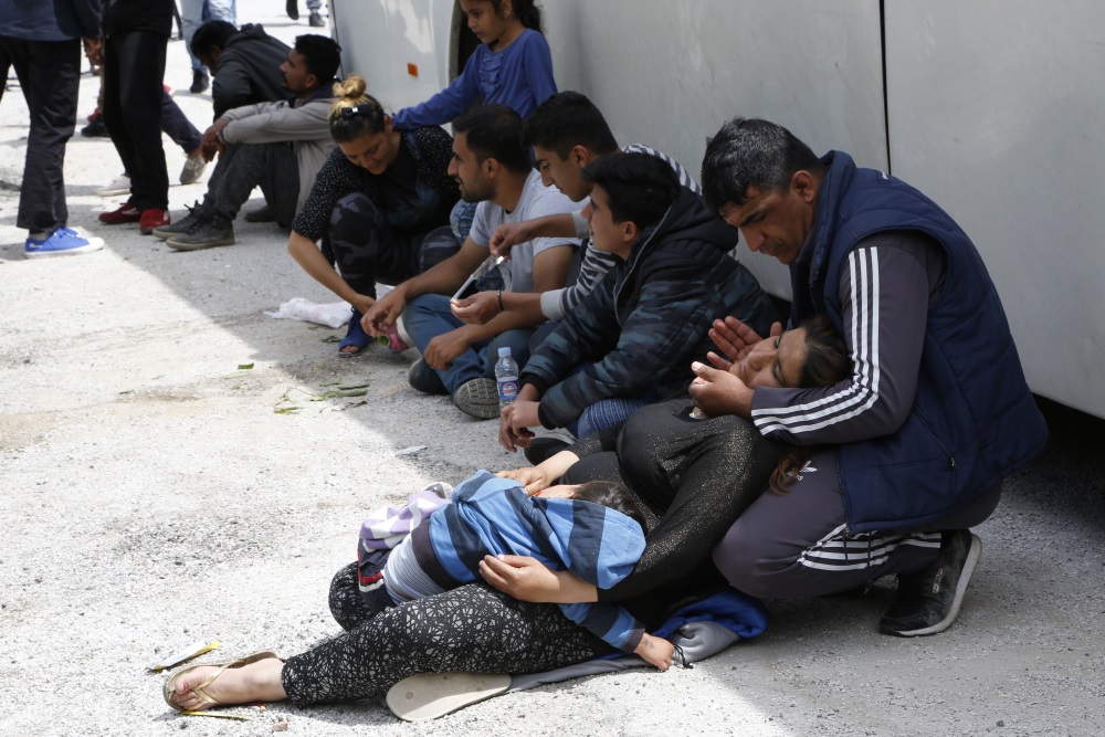 Bosnijā policija likvidē patvaļīgi izveidotu migrantu nometni, 18.05.2018.