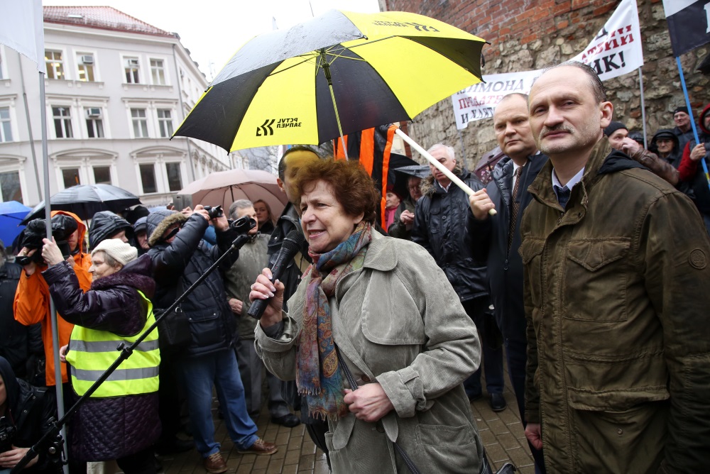 Tatjana Ždanoka pērn vienā no gājieniem krievu valodas aizstāvībai.