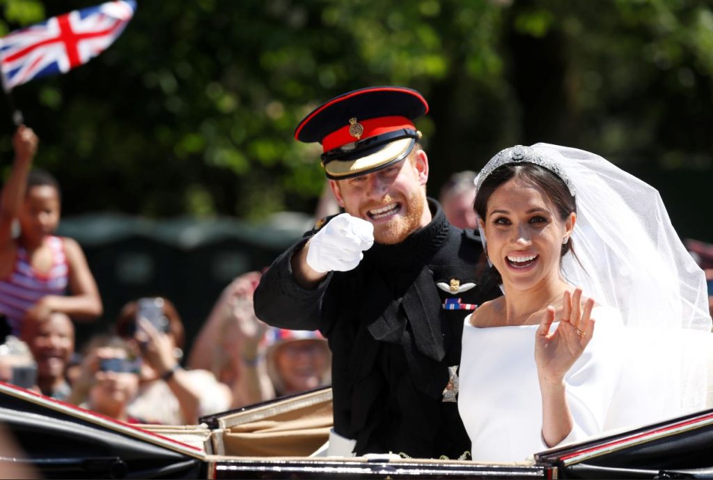Jaunlaulātie – princis Harijs un amerikāņu aktrise Megana Mārkla.