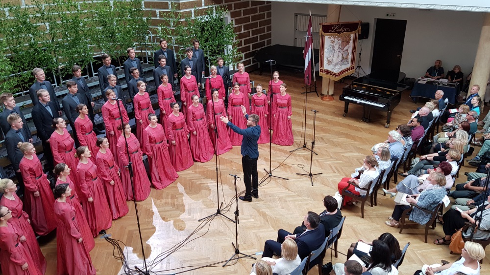 Jaukto koru “Dziesmu kari” Latvijas Universitātes Lielajā Aulā, 30.06.2018.