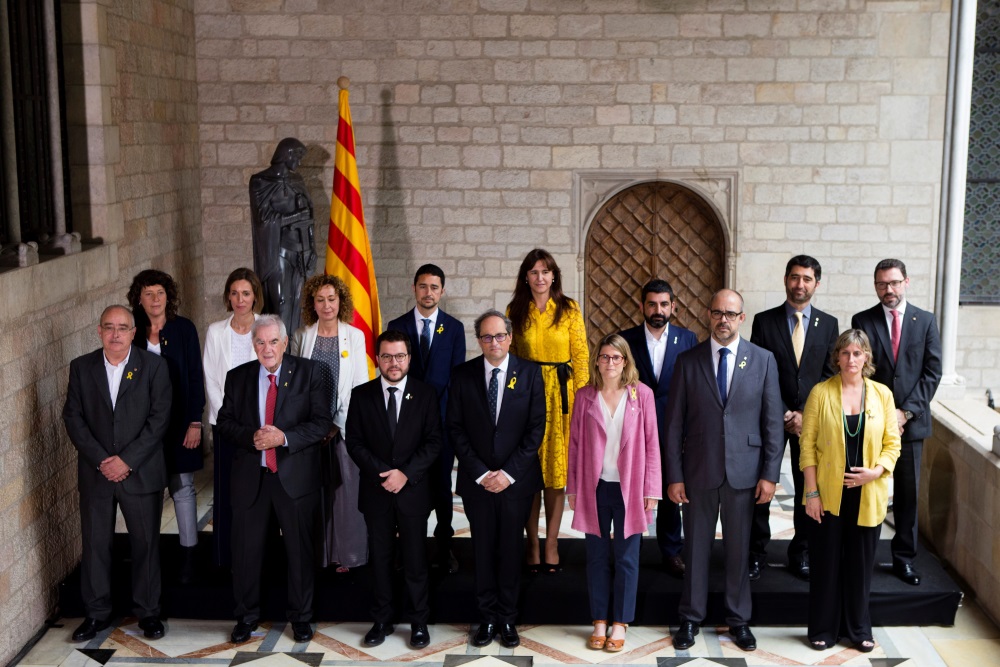 Zvērestu nodevusi jaunā Katalonijas valdība, kas pavērs ceļu Madrides tiešās pārvaldes izbeigšanai reģionā, 02.06.2018.