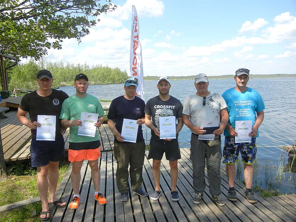 Lielauces posma uzvarētāji (no kreisās) Māris Efners, Jānis Gaborecs, Modris Skulte, Mārtiņš Tihonovs, Aigars Līdumnieks un Kaspars Grablovskis.