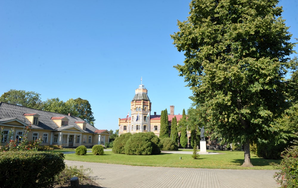 Siguldas jaunā pils un muiža.