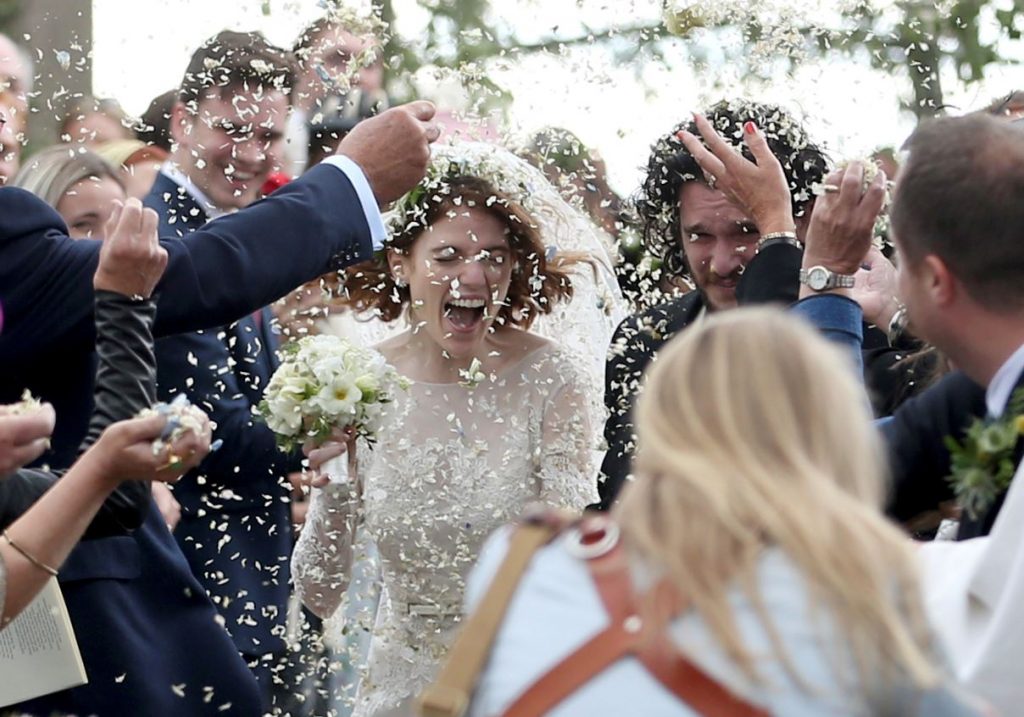 Aktieri Kīts Haringtons un Rouza Leslija – tikko apprecējušies!