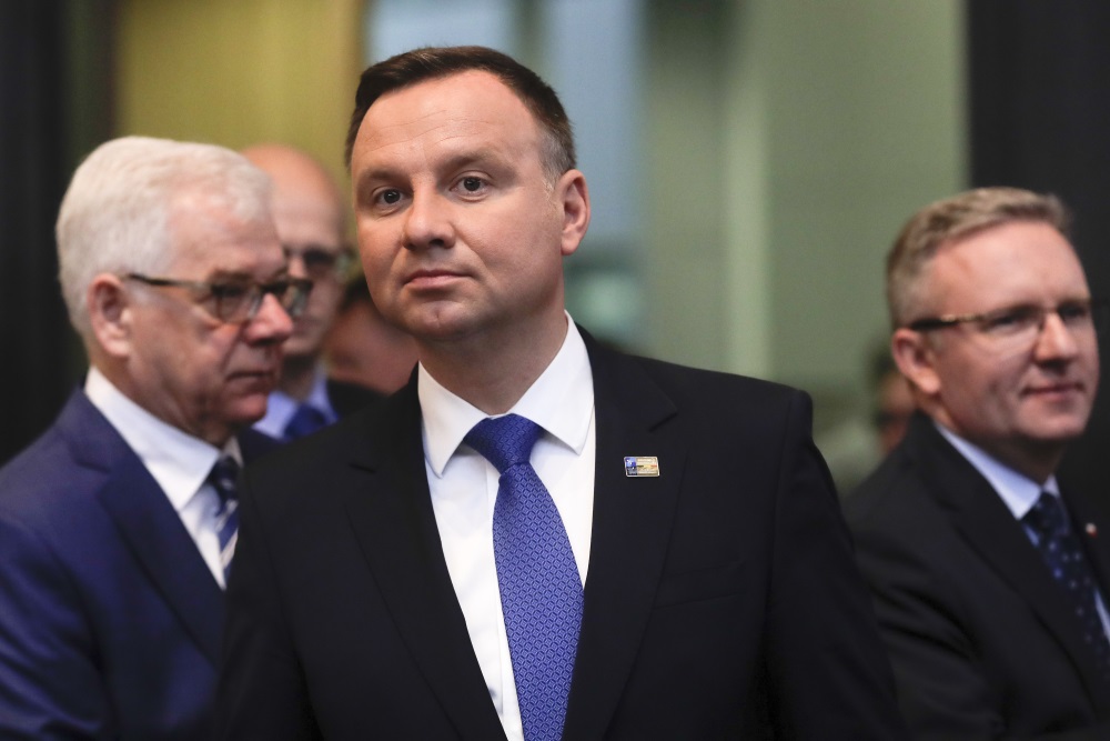 Polijas prezidentS AndžejS Duda (foto – vidū).