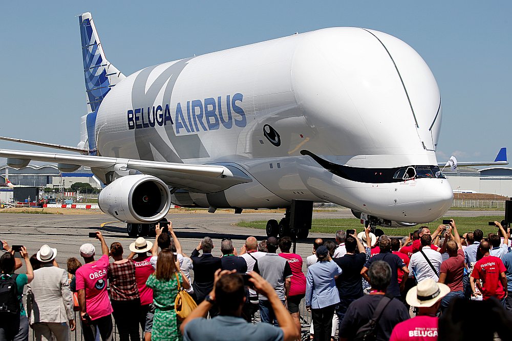 “Beluga” neparastā kravas “burbuļtilpne” ļauj lidmašīnai pārvadāt vairāk nekā tas būtu iespējams ar ierastajām formām.