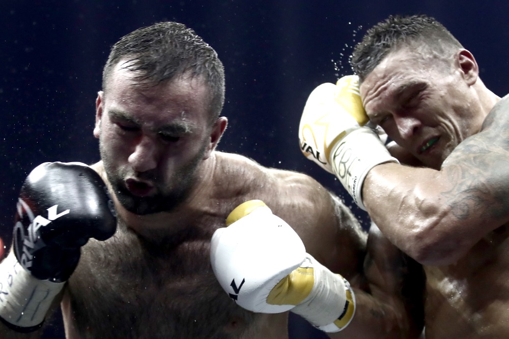Ukrainas bokseris Oleksandrs Usiks sestdien Maskavā pēc punktiem uzvarēja Muratu Gasijevu, 21.07.2018.