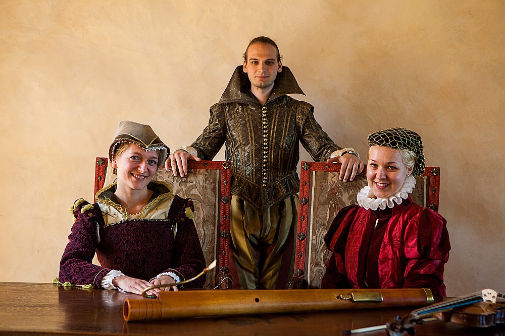 “Neymann Ensemble”.