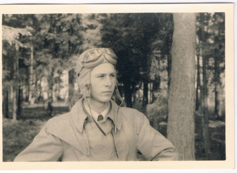 Jaunais pilots Pauls Frībels ap 1942. gadu.