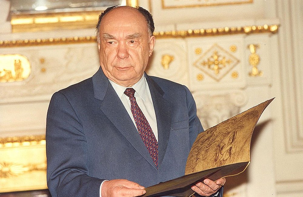 Aleksandrs Jakovļevs (1923 – 2005).