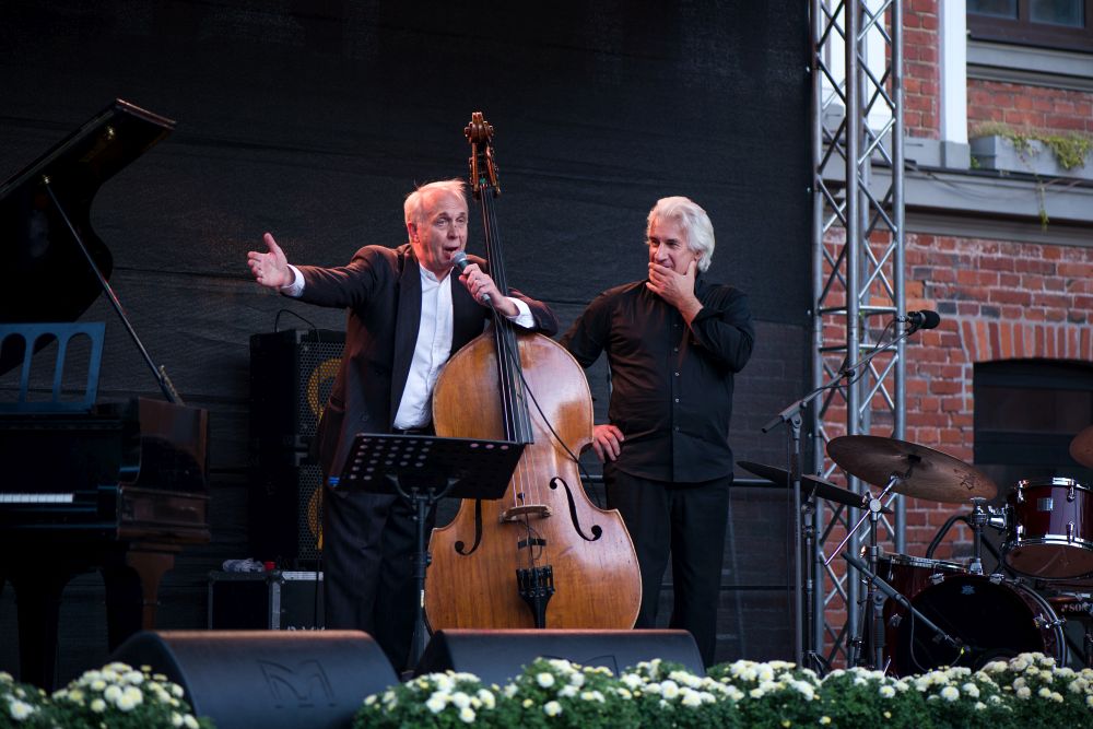 “Baltic Jazz Trio”.