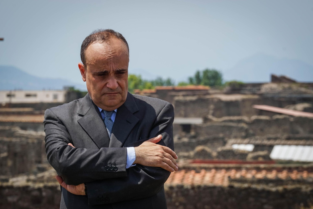 Itālijas kultūas ministrs Alberto Bonisoli Pompeju apmeklējuma laikā.