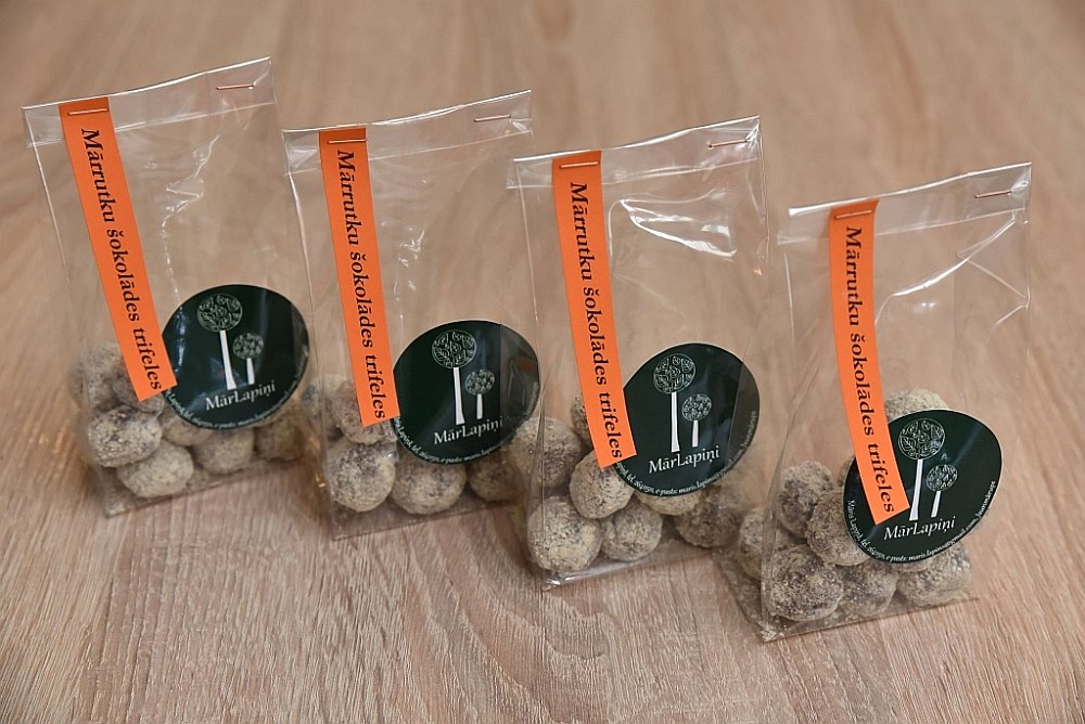 “MārLapiņi” gatavotās šokolādes trifeles ar mārrutkiem.